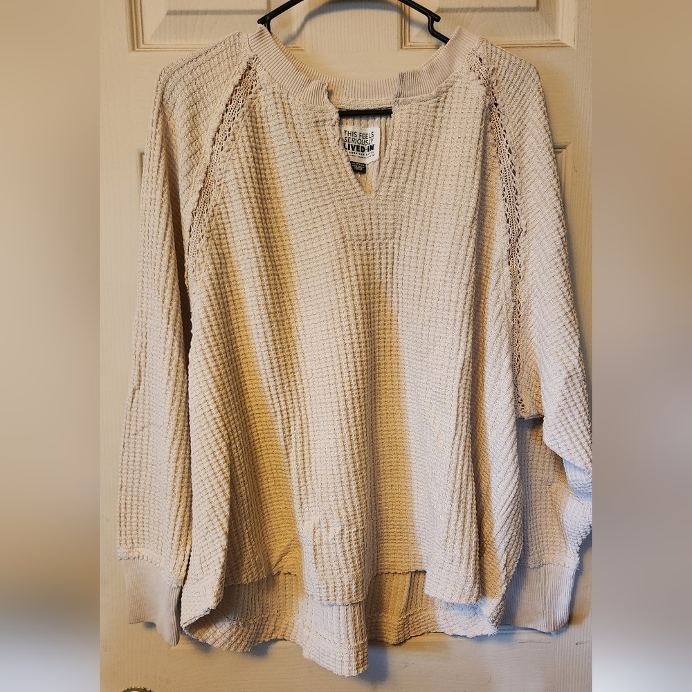 American Eagle - Womens Size Xs Cream Long Sleeve V Neck Shirt - New With Tags